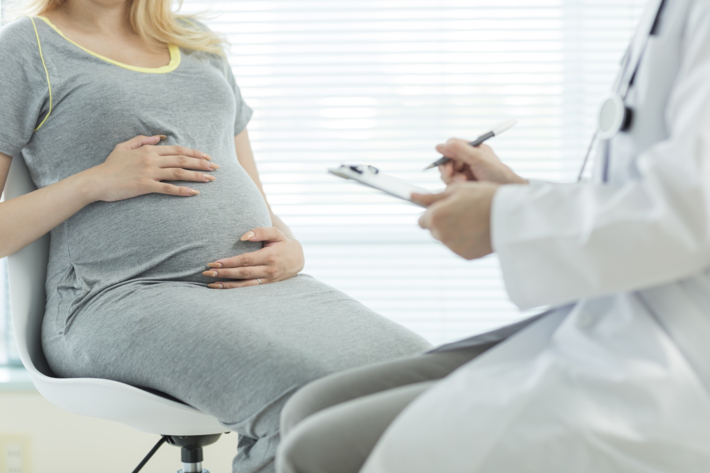 Phụ nữ bị trĩ ngoại khi mang thai có ảnh hưởng gì không?